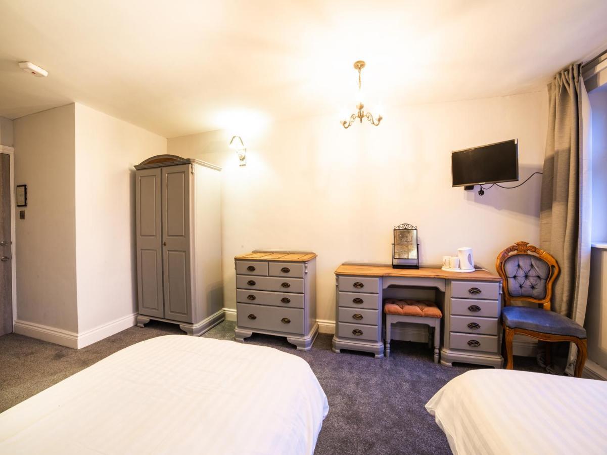 Churchill'S Hotel Wombwell Экстерьер фото
