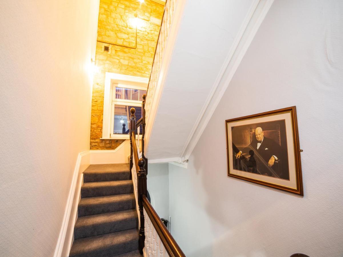 Churchill'S Hotel Wombwell Экстерьер фото