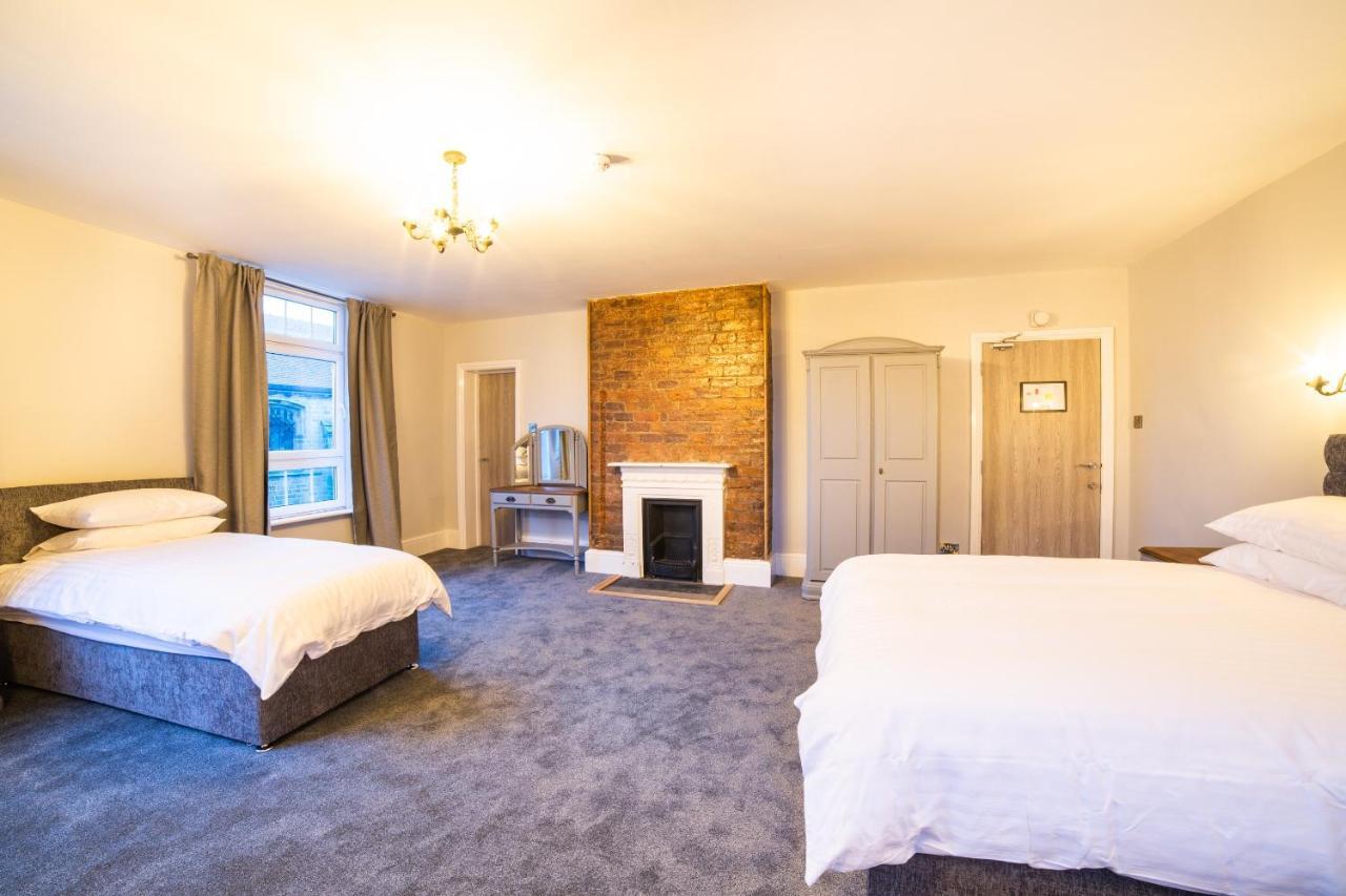 Churchill'S Hotel Wombwell Экстерьер фото