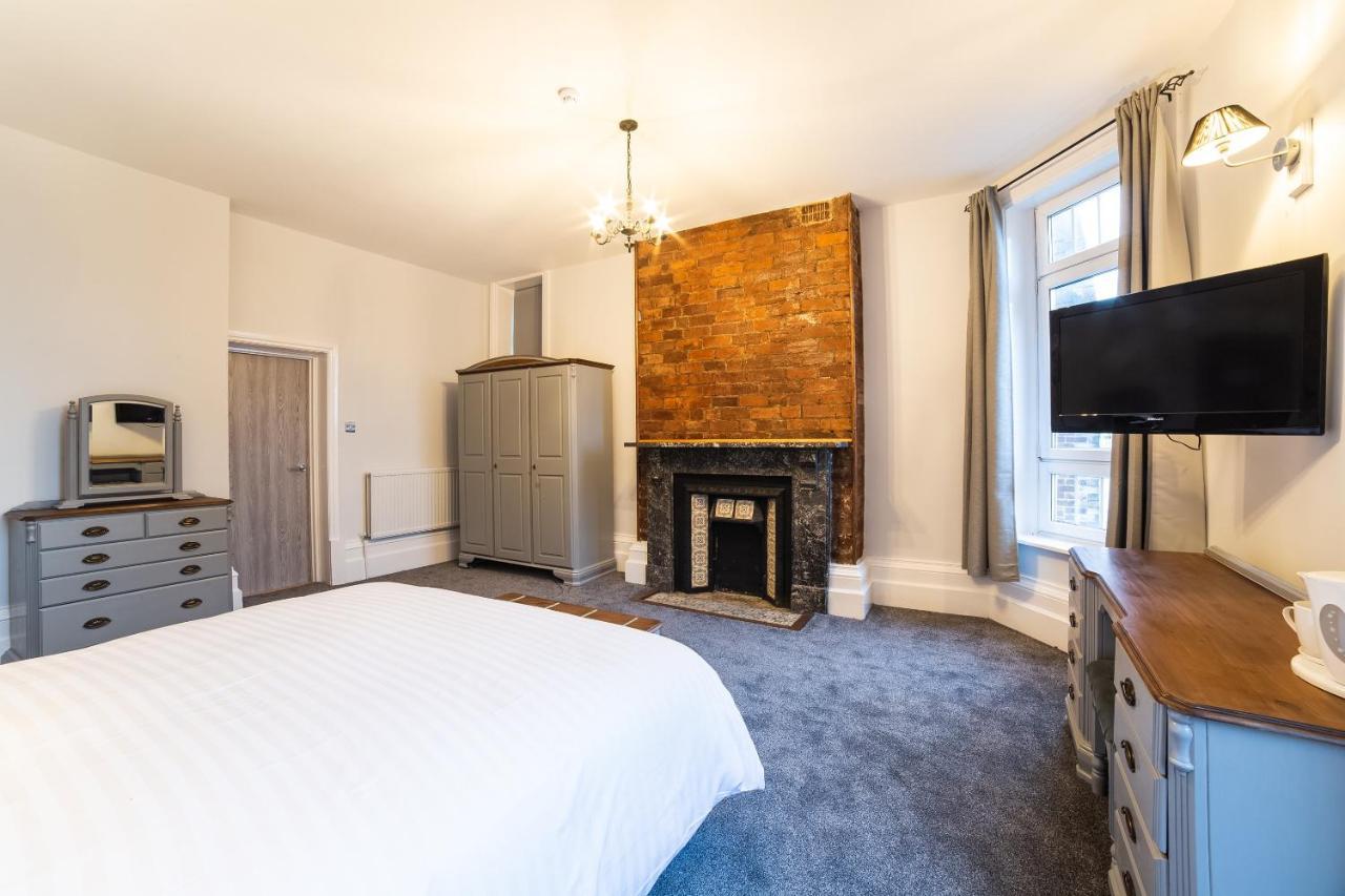 Churchill'S Hotel Wombwell Экстерьер фото