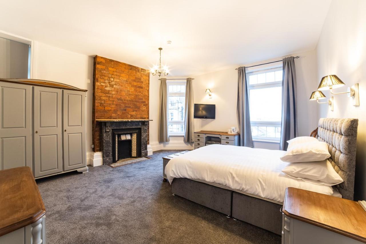 Churchill'S Hotel Wombwell Экстерьер фото