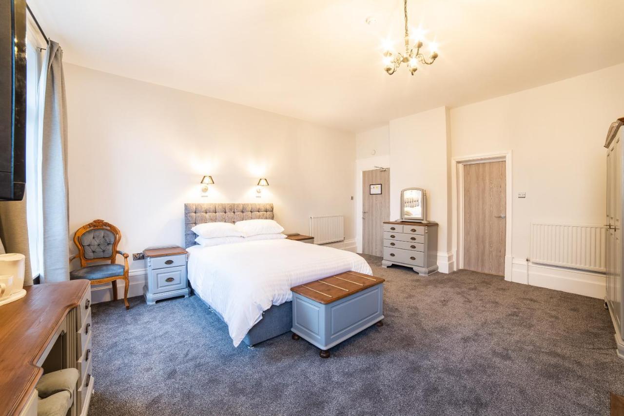 Churchill'S Hotel Wombwell Экстерьер фото